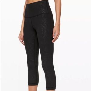 Lululemon Align Crop 21” Stride Emboss Black